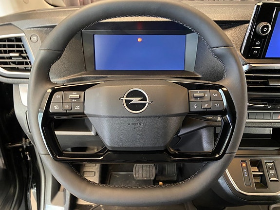 Opel Vivaro 26 of 30