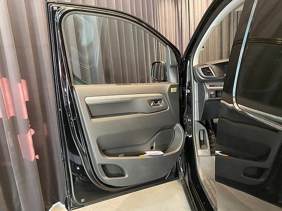 Opel Vivaro 24 of 30