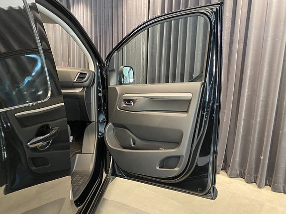 Opel Vivaro 20 of 30