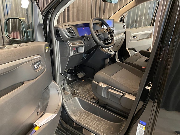 Opel Vivaro 23 of 30