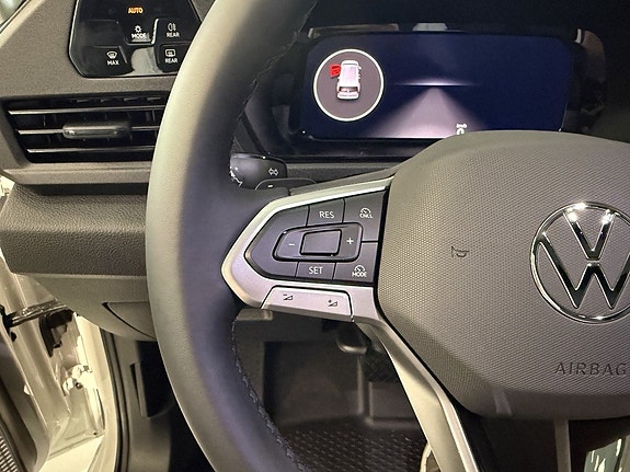 Volkswagen Caddy Maxi 19 of 24