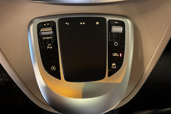 Mercedes-Benz Vito 108 21 of 24