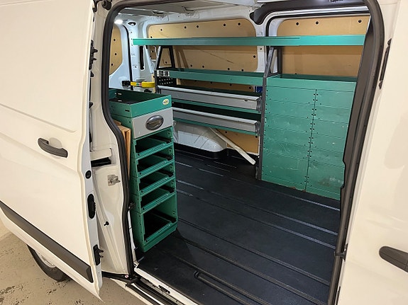 Ford Transit Custom 17 of 17