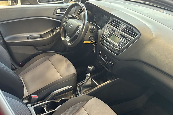 Hyundai i20 9 of 14