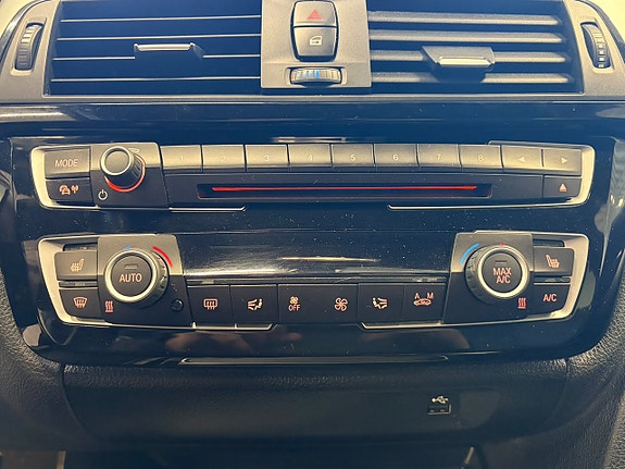 BMW 320i 16 of 20