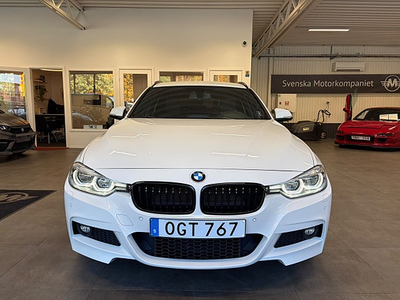 BMW 320i 2 of 20