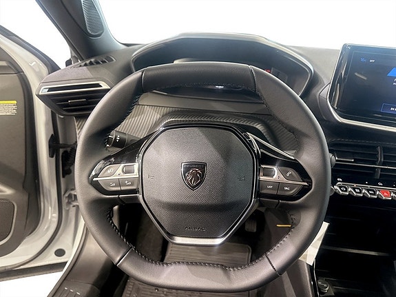 Peugeot 2008 14 of 14