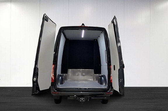 Mercedes-Benz Sprinter 319 16 of 19