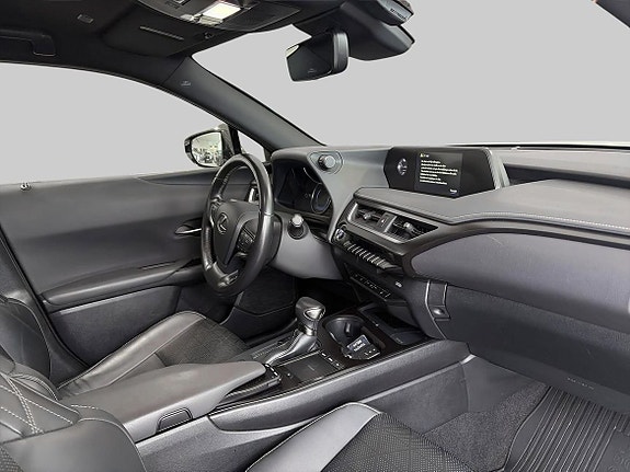 Lexus UX250h 10 of 22