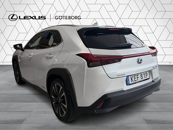 Lexus UX250h 4 of 22