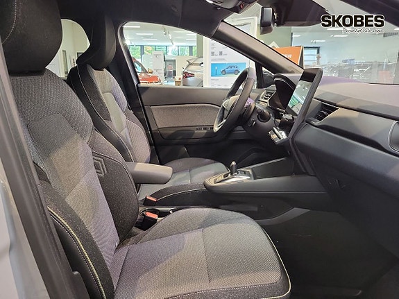 Renault Captur 9 of 15