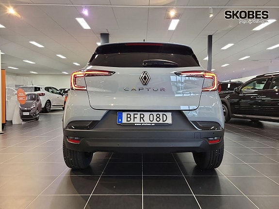 Renault Captur 5 of 15