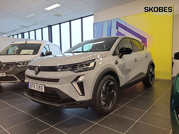 Renault Captur 3 of 15