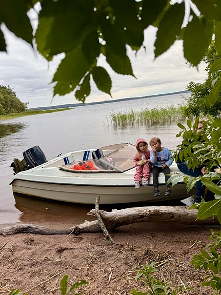 Ryds 475 GTS – styrpulpetbåt med ratt och 70 hk Evinrude 3 of 3