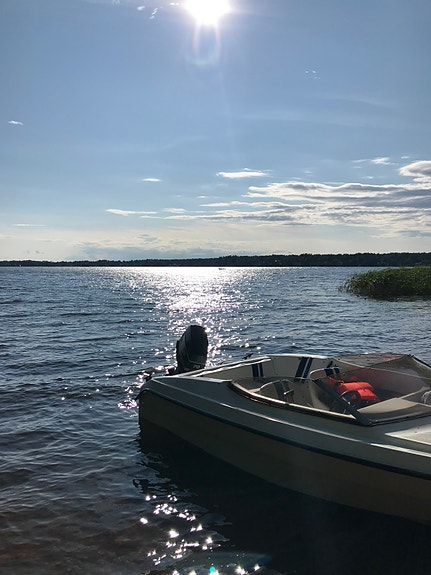 Ryds 475 GTS – styrpulpetbåt med ratt och 70 hk Evinrude 2 of 3
