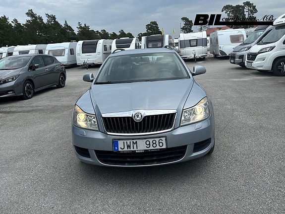 Skoda Octavia 2 of 17