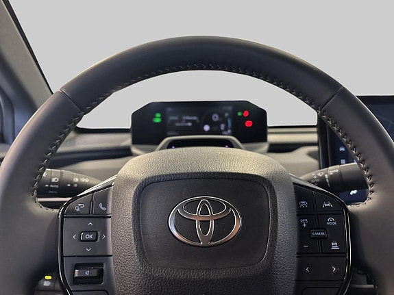 Toyota bZ4X 12 of 18