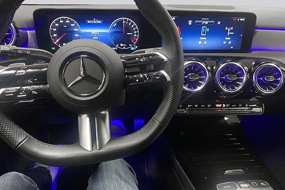 Mercedes-Benz A 250 e 11 of 14