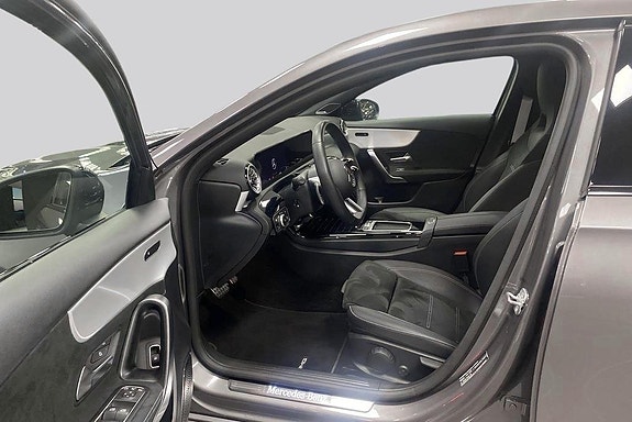 Mercedes-Benz A 250 e 8 of 14