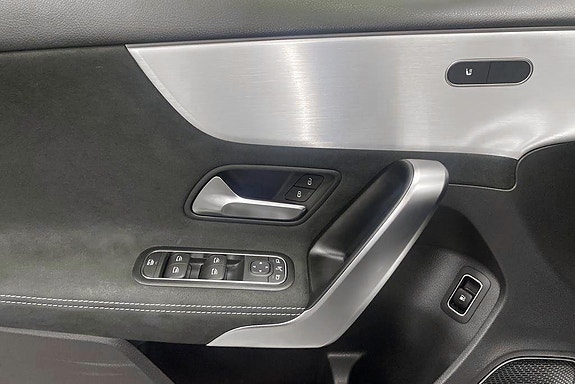 Mercedes-Benz A 250 e 9 of 14