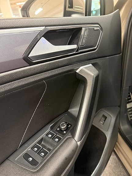 Volkswagen Tiguan 12 of 26