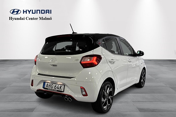 Hyundai i10 2 of 13