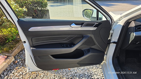 Volkswagen Passat 8 of 13