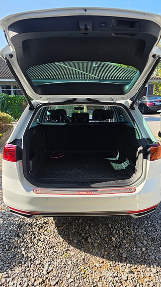 Volkswagen Passat 11 of 13