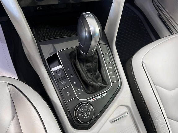 Volkswagen Tiguan 12 of 18