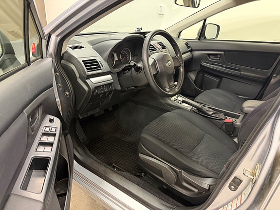 Subaru Impreza 4 of 11