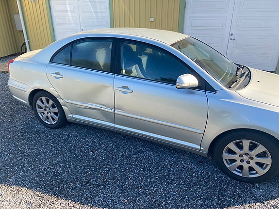 Toyota Avensis 4 of 7