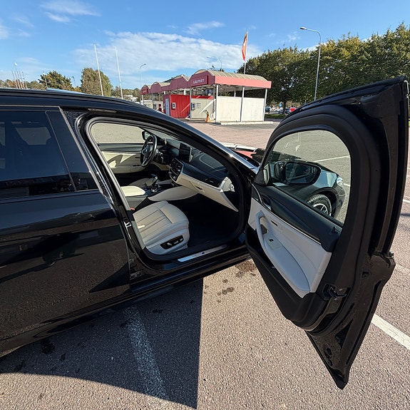 BMW 530e 8 of 15