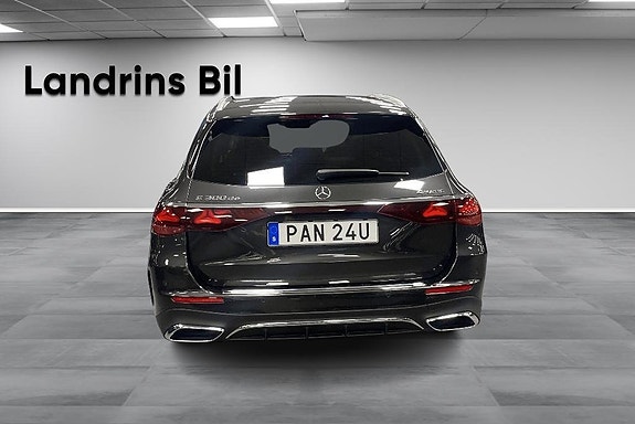Mercedes-Benz E300 de 5 of 14