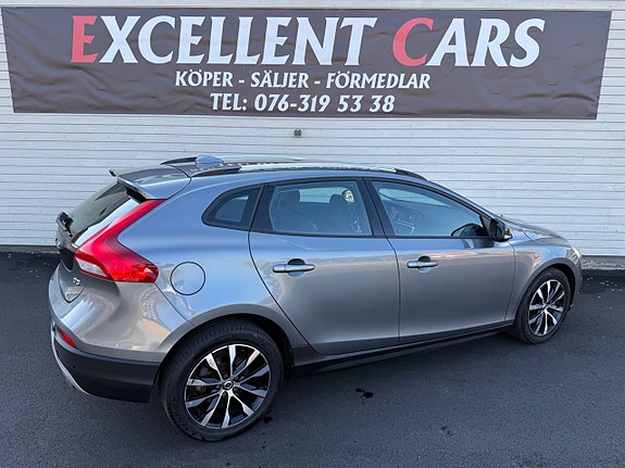 Volvo V40 Cross Country 5 of 20