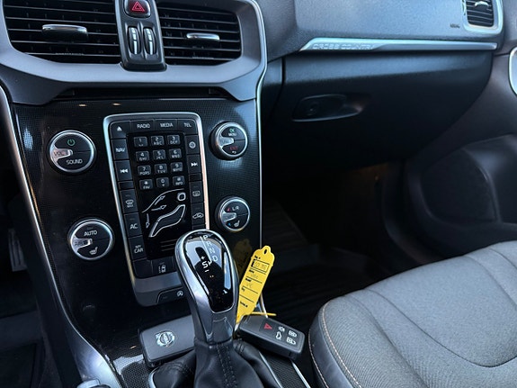 Volvo V40 Cross Country 11 of 20