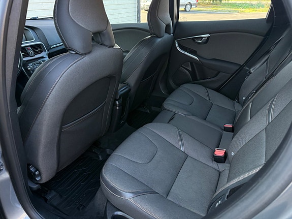 Volvo V40 Cross Country 15 of 20
