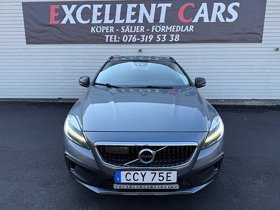 Volvo V40 Cross Country 2 of 20