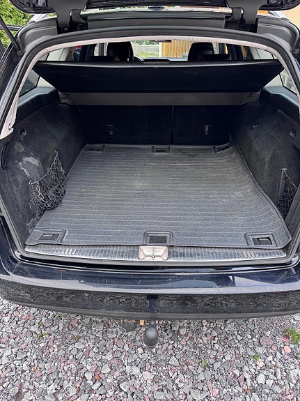 Mercedes-Benz E220 5 of 9