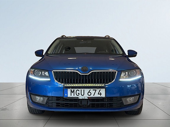 Skoda Octavia 2 of 18