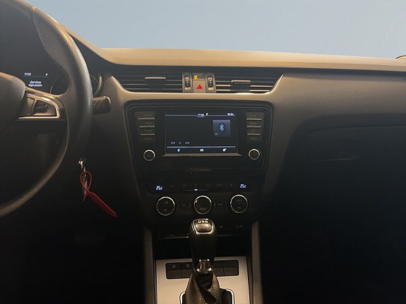 Skoda Octavia 11 of 18