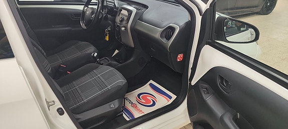 Peugeot 108 11 of 14
