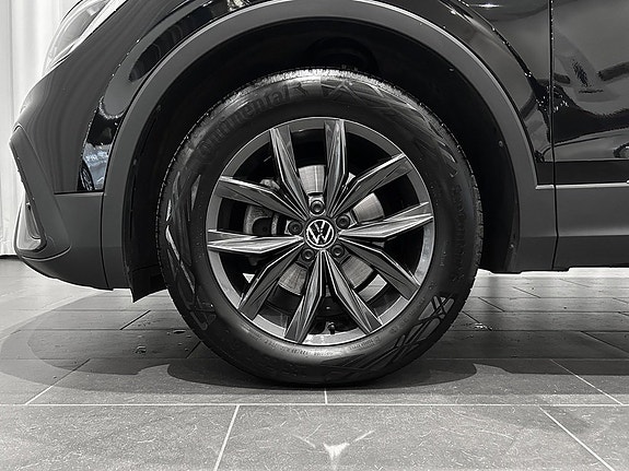 Volkswagen Tiguan Allspace 4 of 14