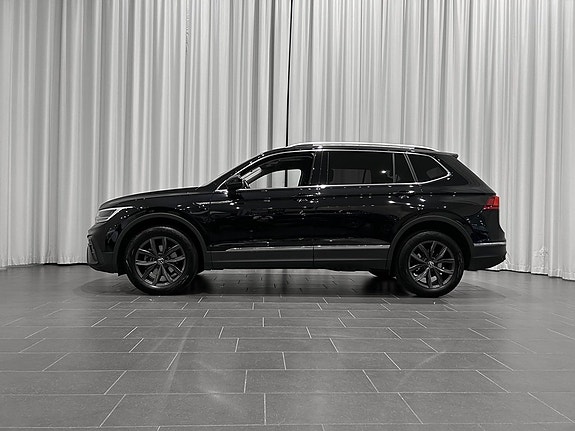 Volkswagen Tiguan Allspace 2 of 14