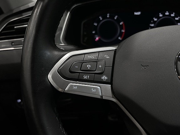 Volkswagen Tiguan Allspace 9 of 14