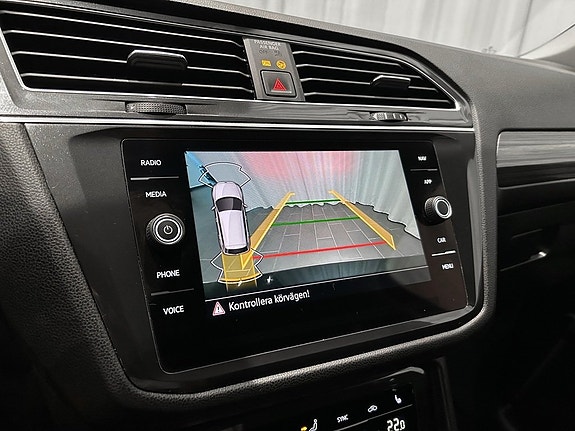 Volkswagen Tiguan Allspace 12 of 14