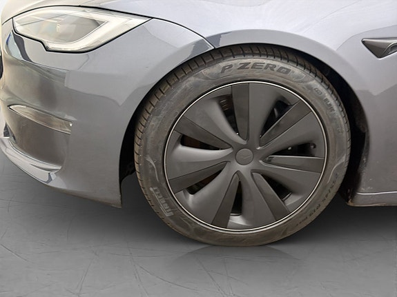 Tesla Model S 29 of 30