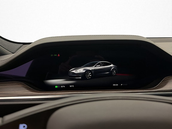 Tesla Model S 27 of 30