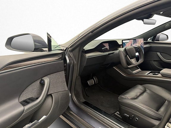Tesla Model S 17 of 30