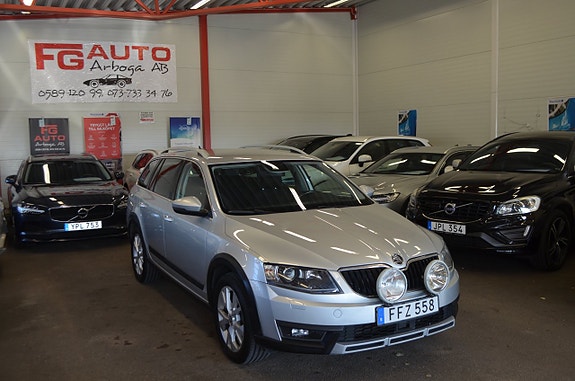 Skoda Octavia Scout 5 of 28