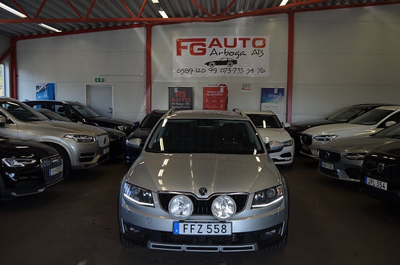Skoda Octavia Scout 4 of 28